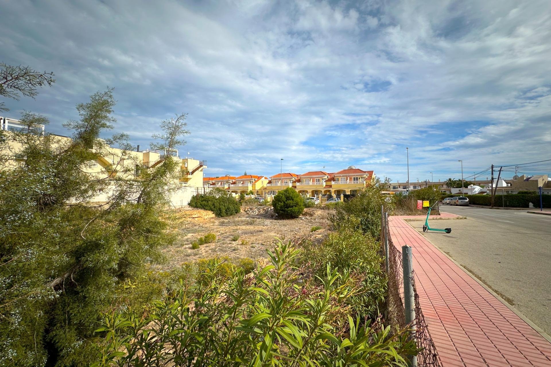 Reventa - Urban building plot -
Orihuela Costa - Playa Flamenca