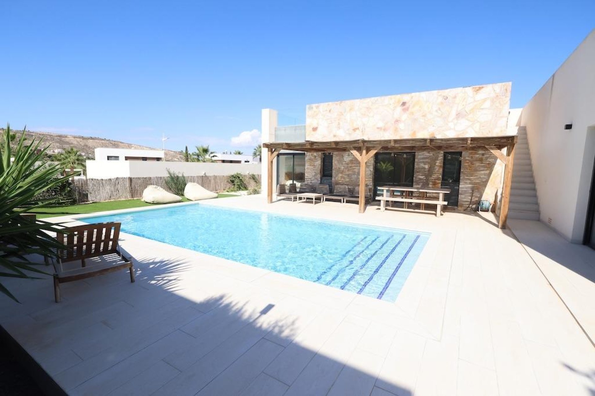 Reventa - Villa -
Algorfa - Comunidad Valenciana