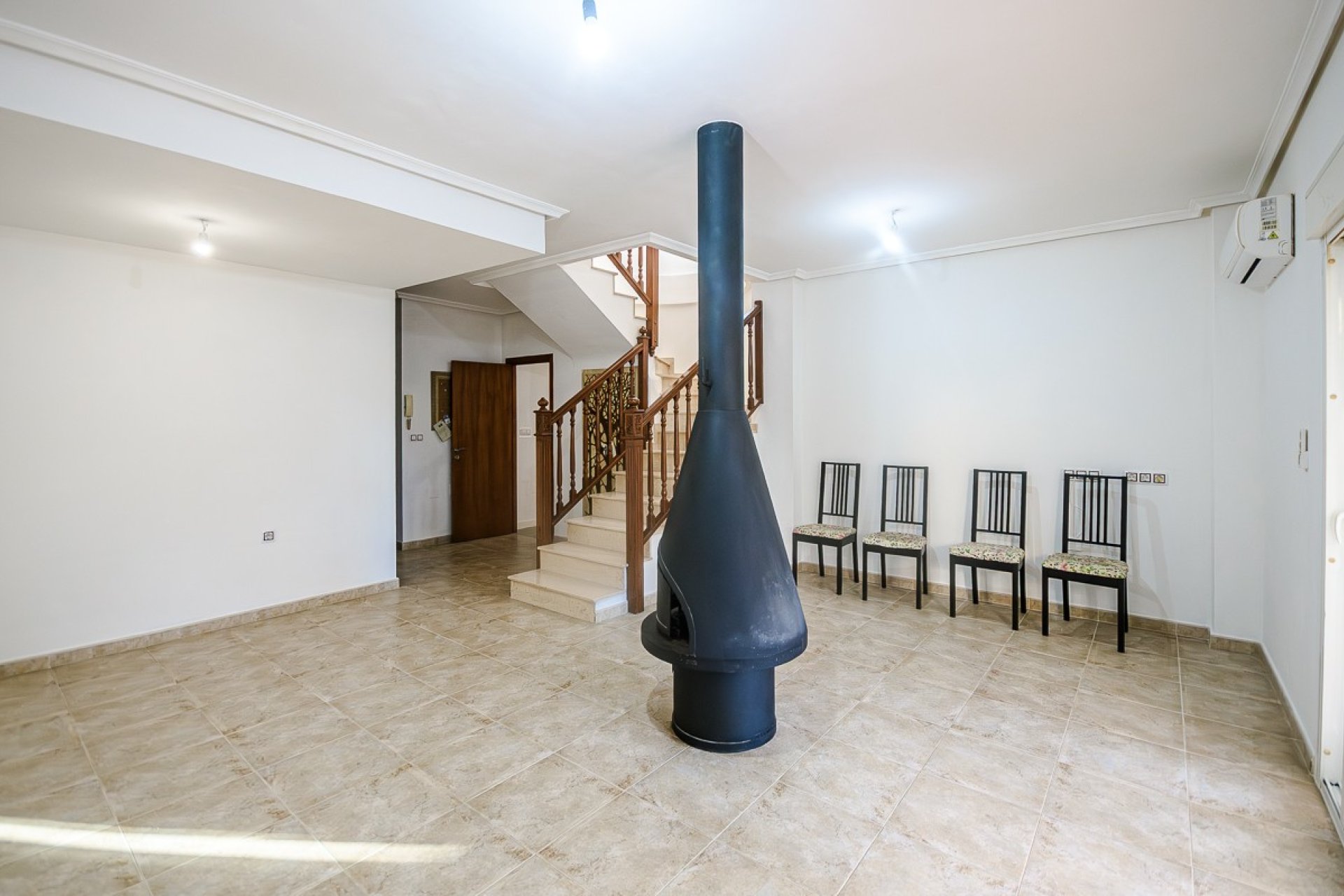 Reventa - Villa -
Benferri