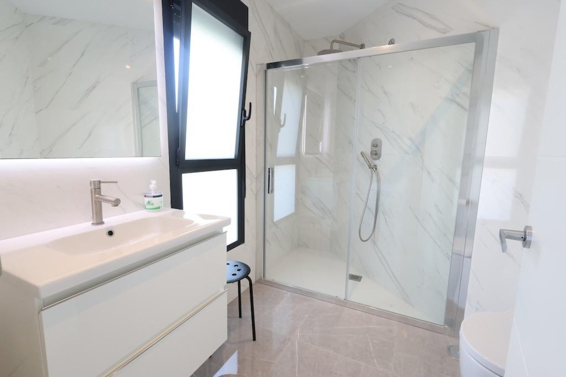 Reventa - Villa -
Cabo Roig - MUY CERCA DE LA PLAYA