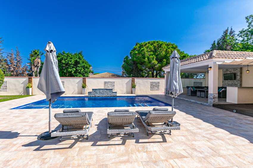 Reventa - Villa -
Campoamor - Lomas de Don Juan