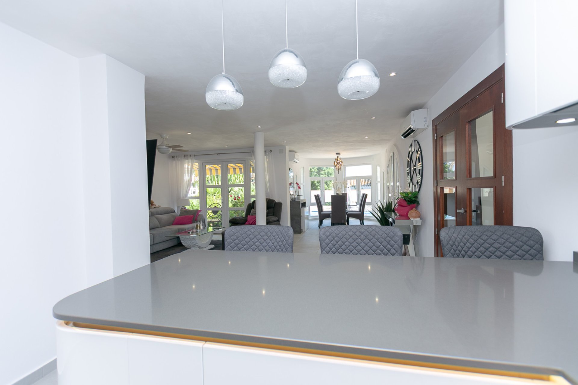 Reventa - Villa -
Campoamor - Lomas de Don Juan