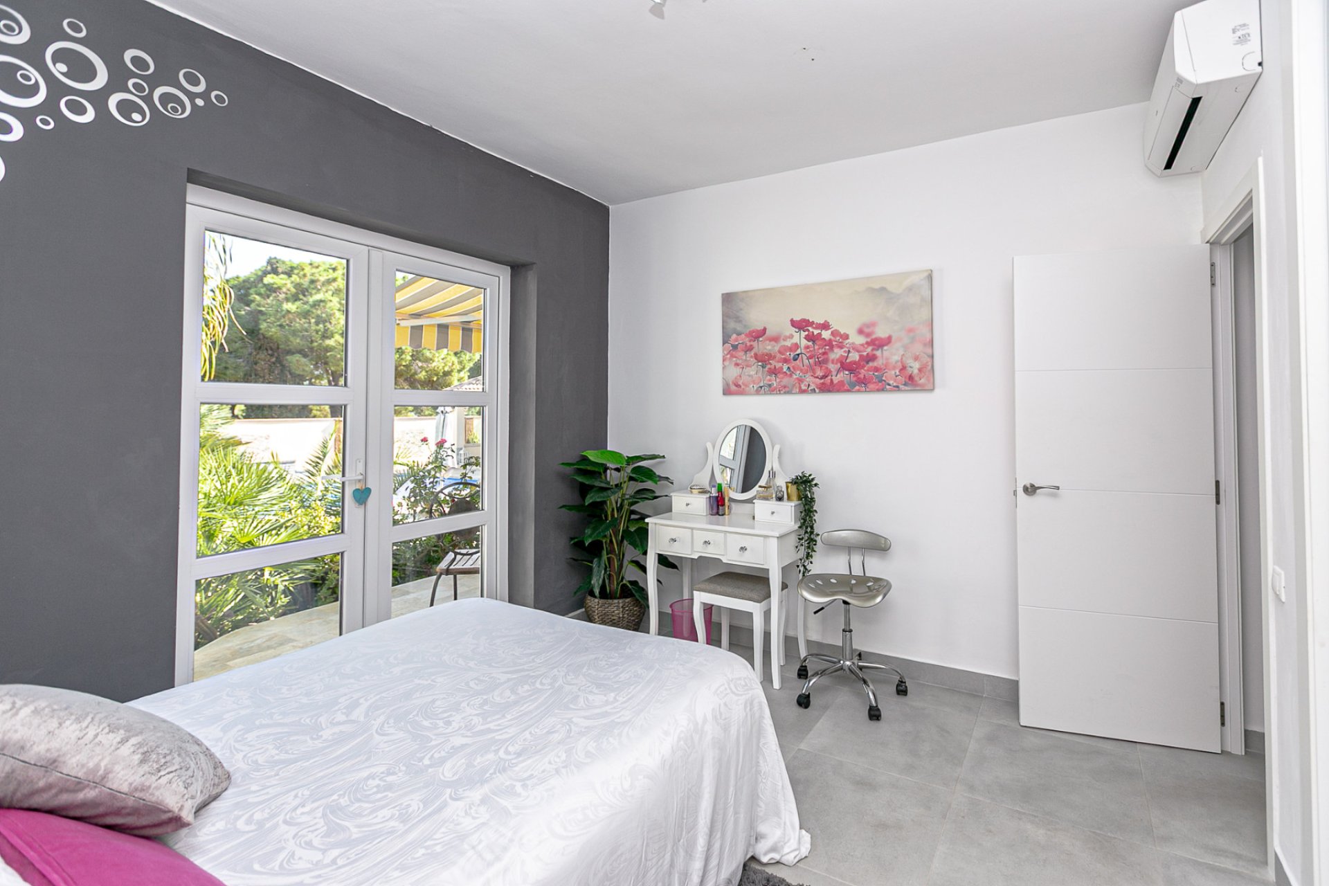 Reventa - Villa -
Campoamor - Lomas de Don Juan