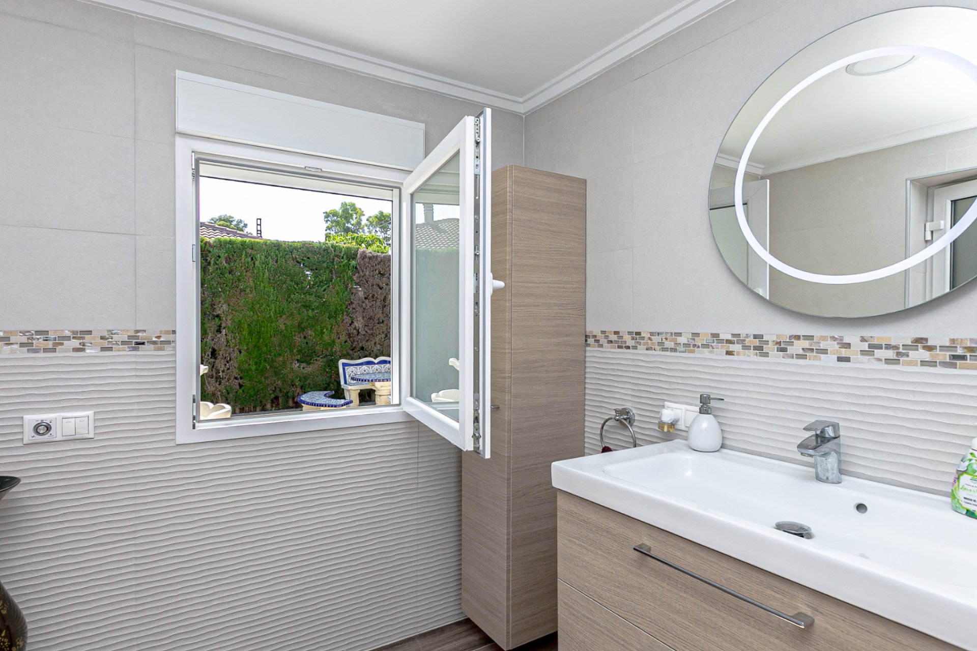 Reventa - Villa -
Campoamor - Lomas de Don Juan