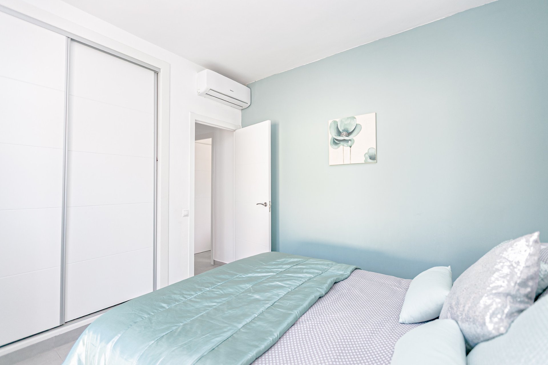 Reventa - Villa -
Campoamor - Lomas de Don Juan