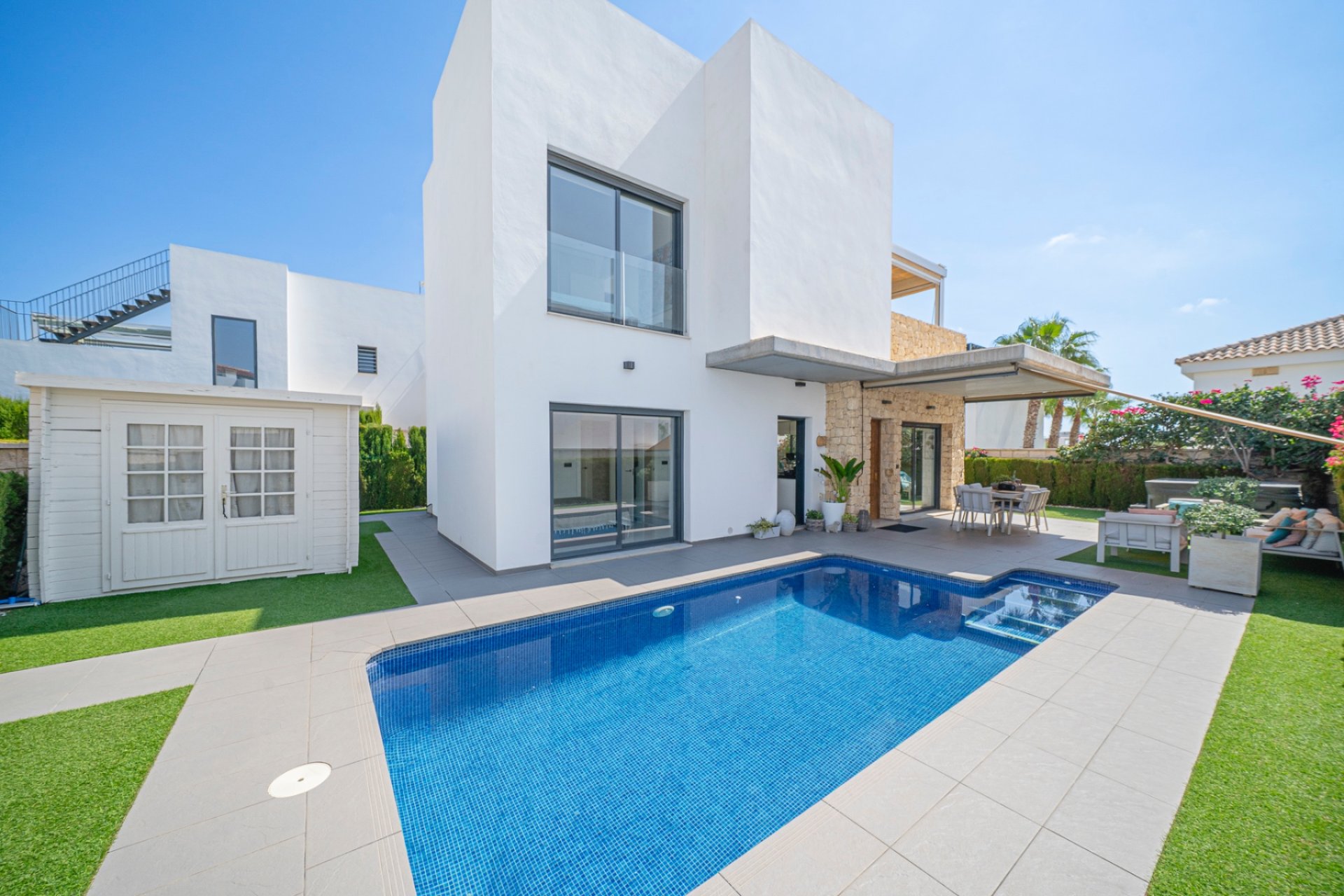 Reventa - Villa -
Ciudad quesada - Lo pepin