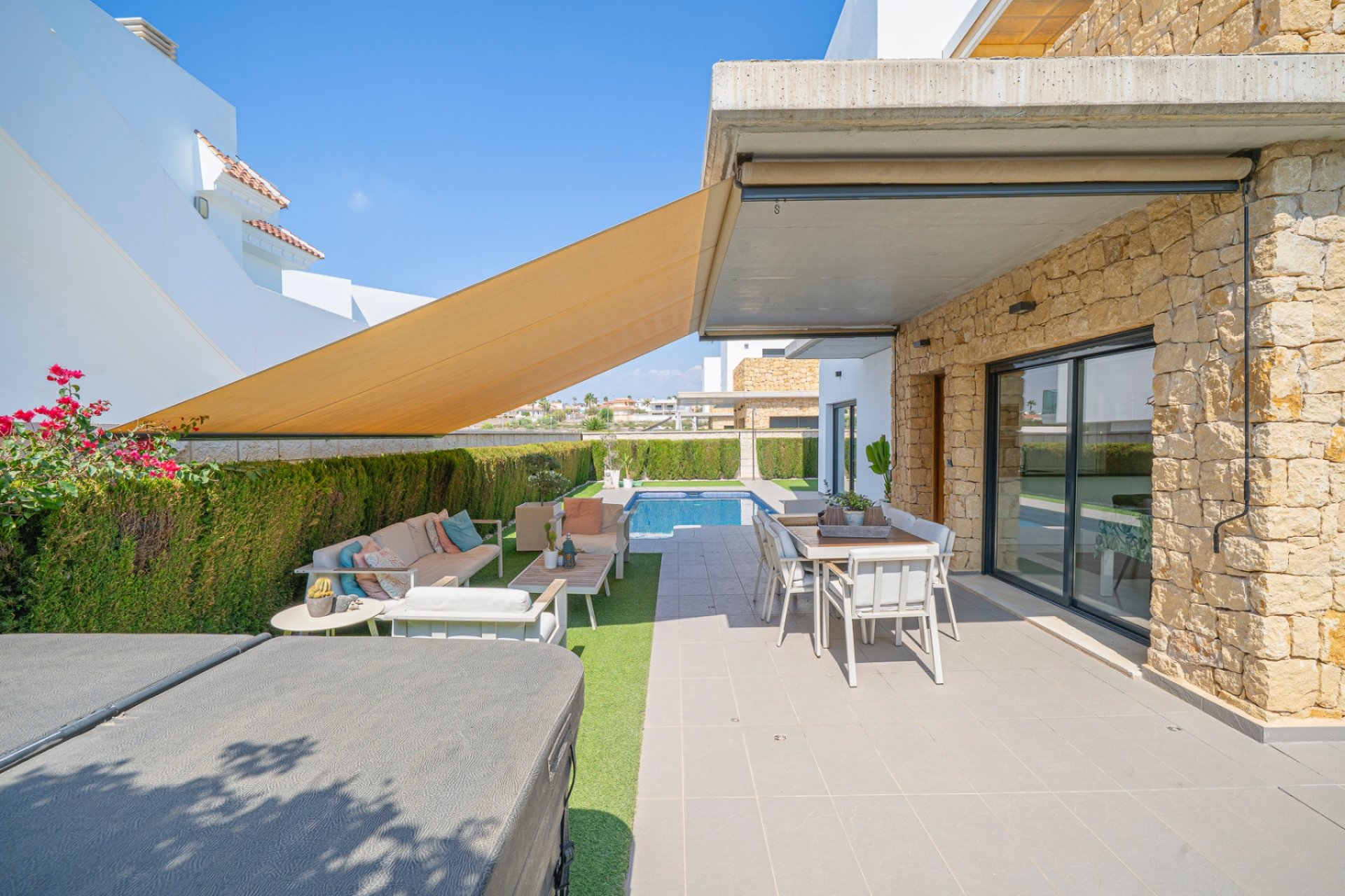 Reventa - Villa -
Ciudad quesada - Lo pepin