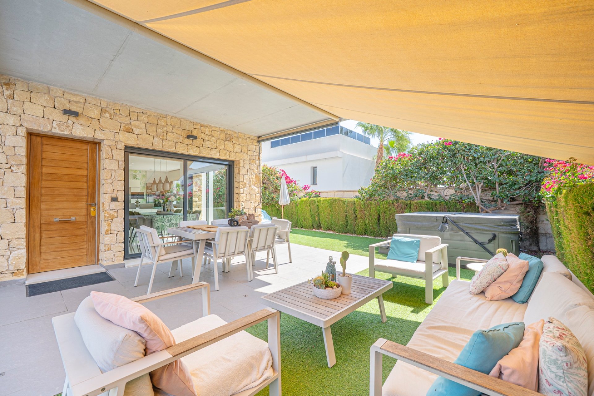 Reventa - Villa -
Ciudad quesada - Lo pepin