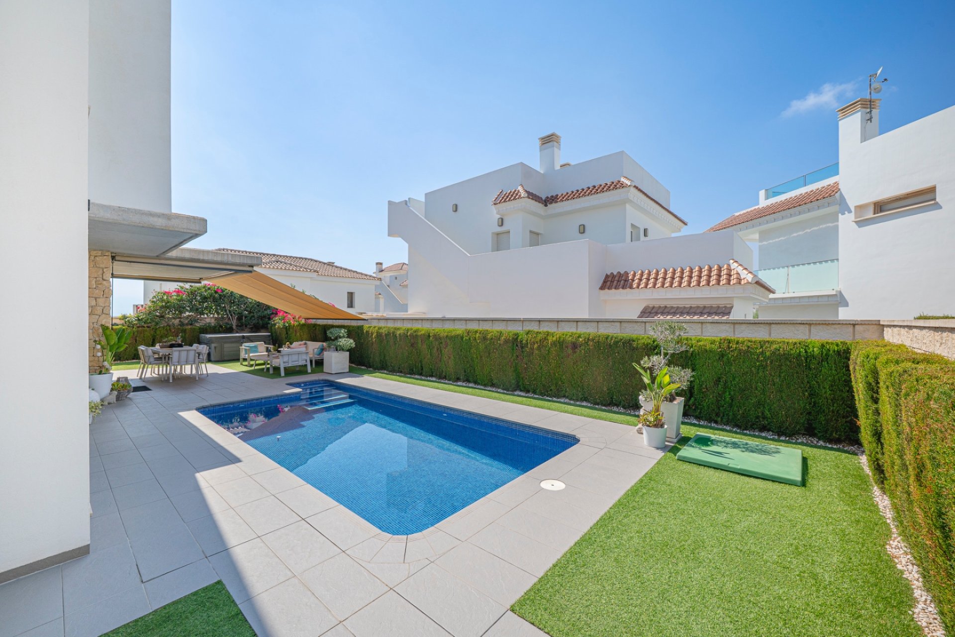 Reventa - Villa -
Ciudad quesada - Lo pepin