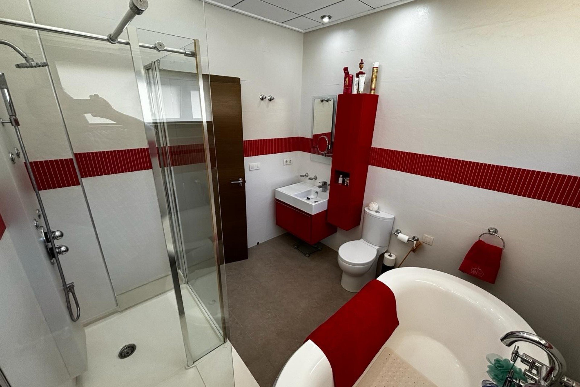 Reventa - Villa Detached -
Cox