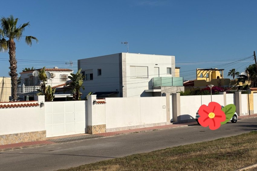 Reventa - Villa / House -
Torrevieja - La Siesta