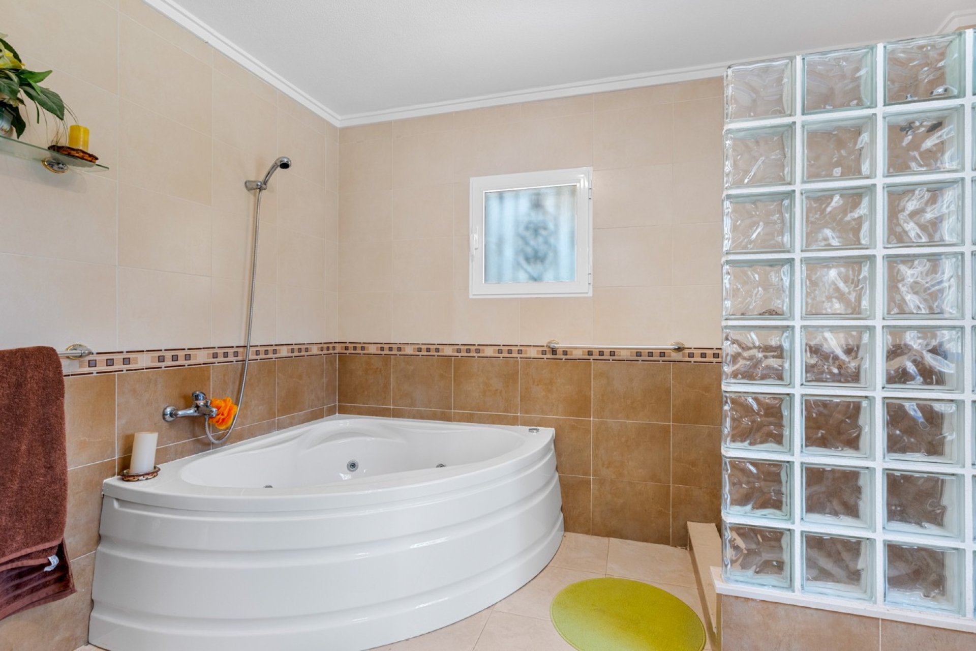 Reventa - Villa -
Jacarilla