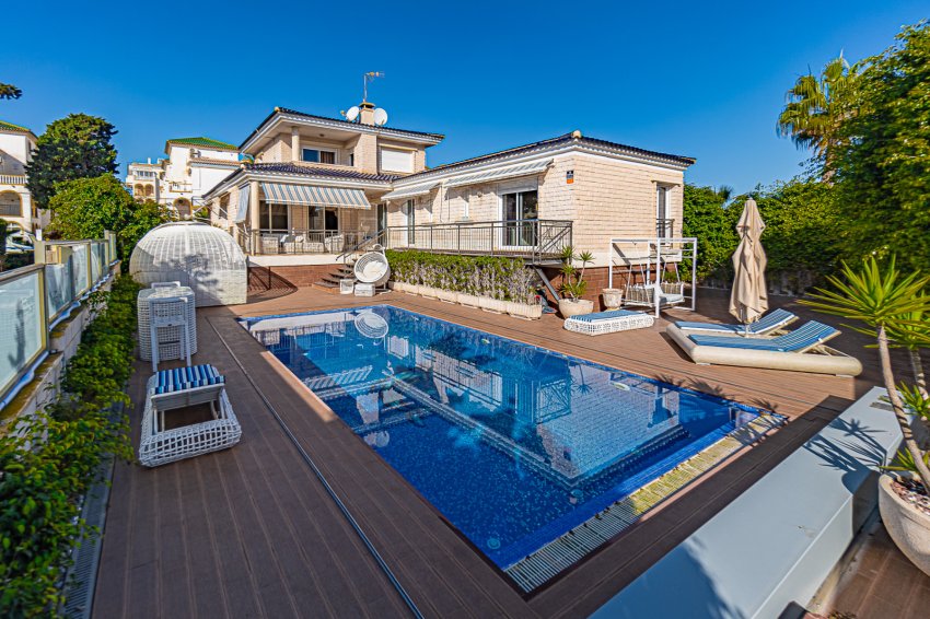 Reventa - Villa -
La Mata