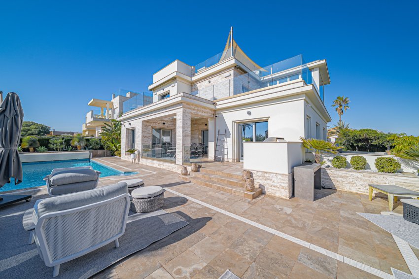 Reventa - Villa -
La Zenia