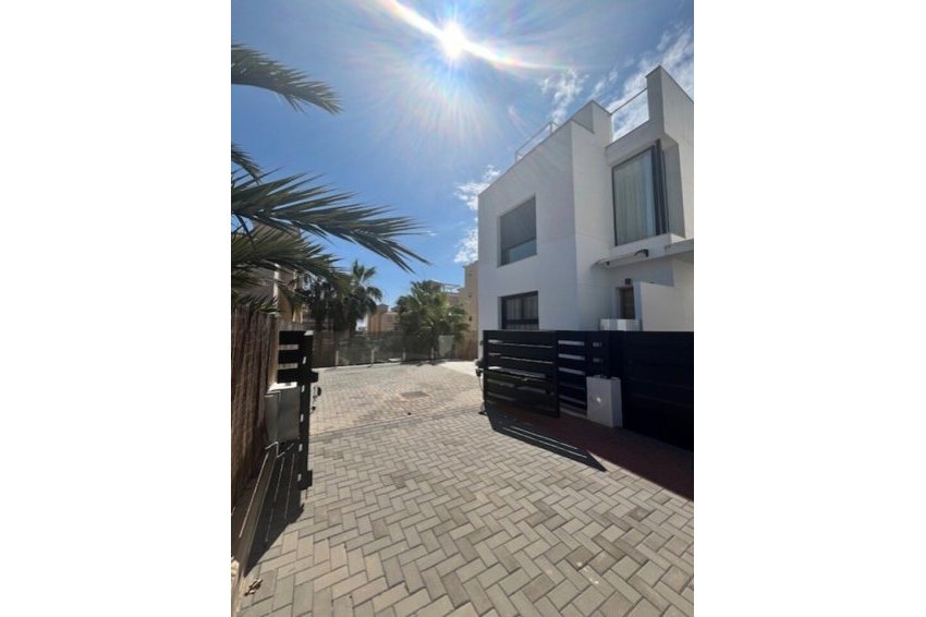 Reventa - Villa -
Lomas de Cabo Roig