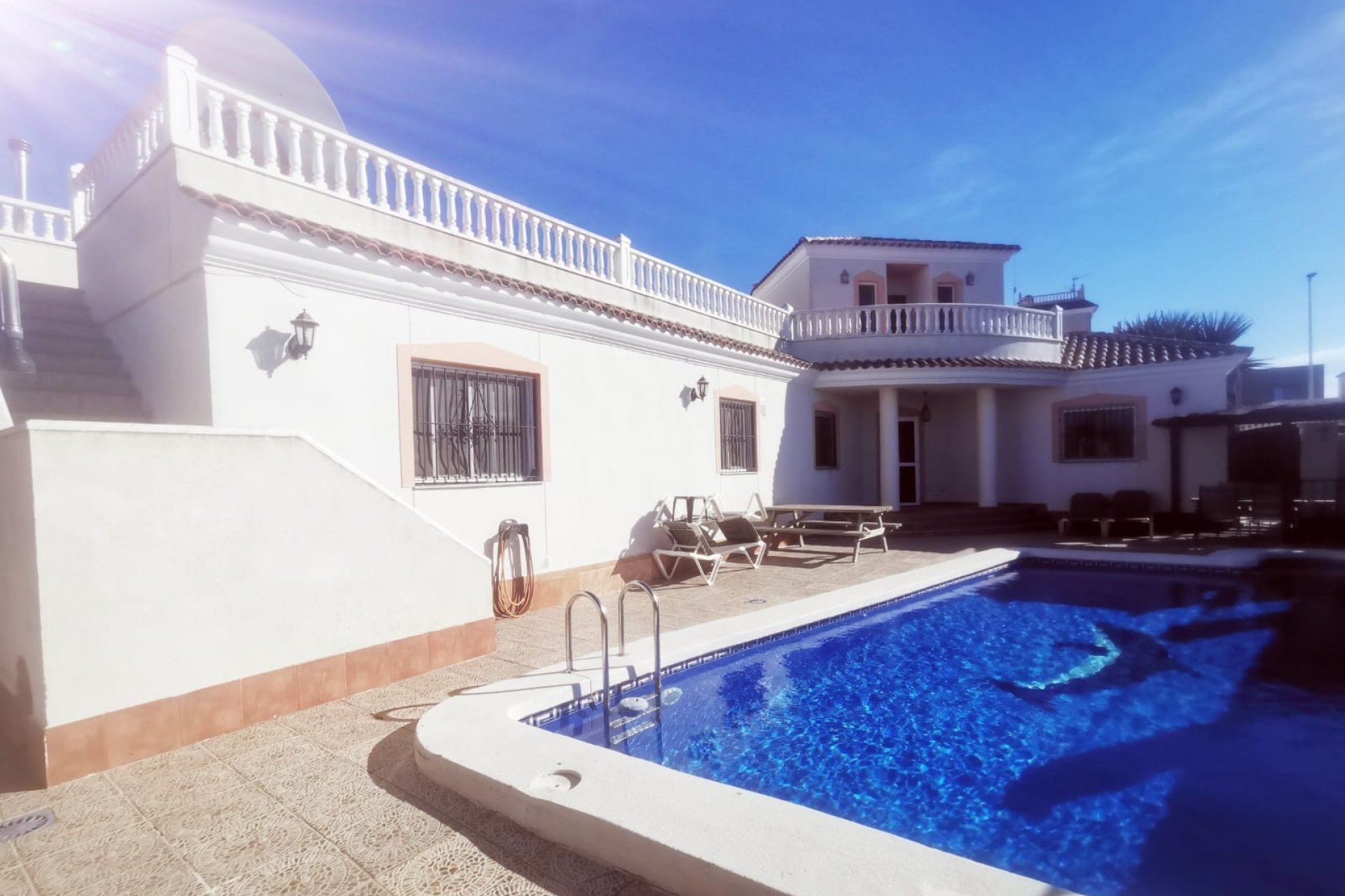 Reventa - Villa -
Los Alcázares - Town