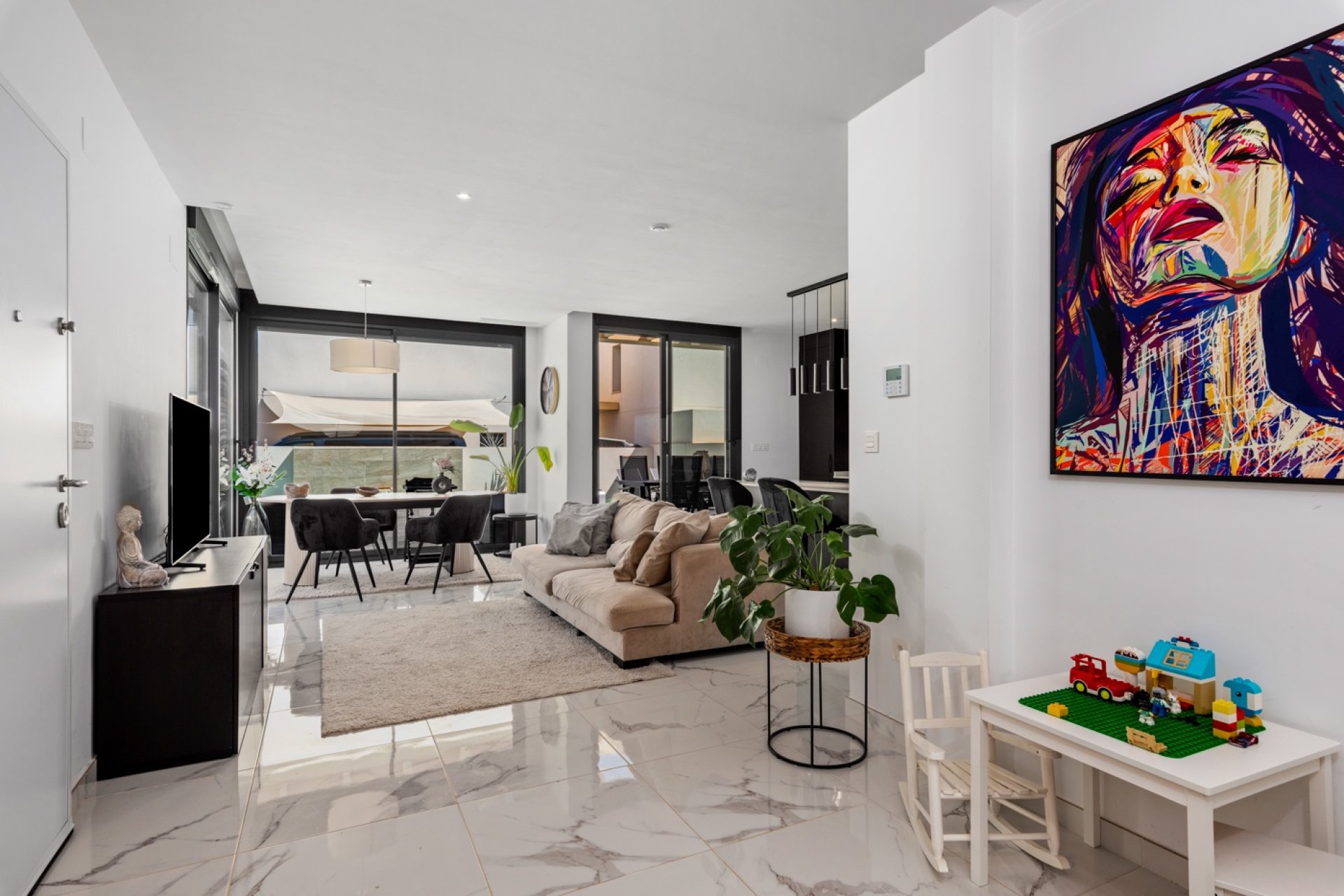 Reventa - Villa -
Los Montesinos - La Herada