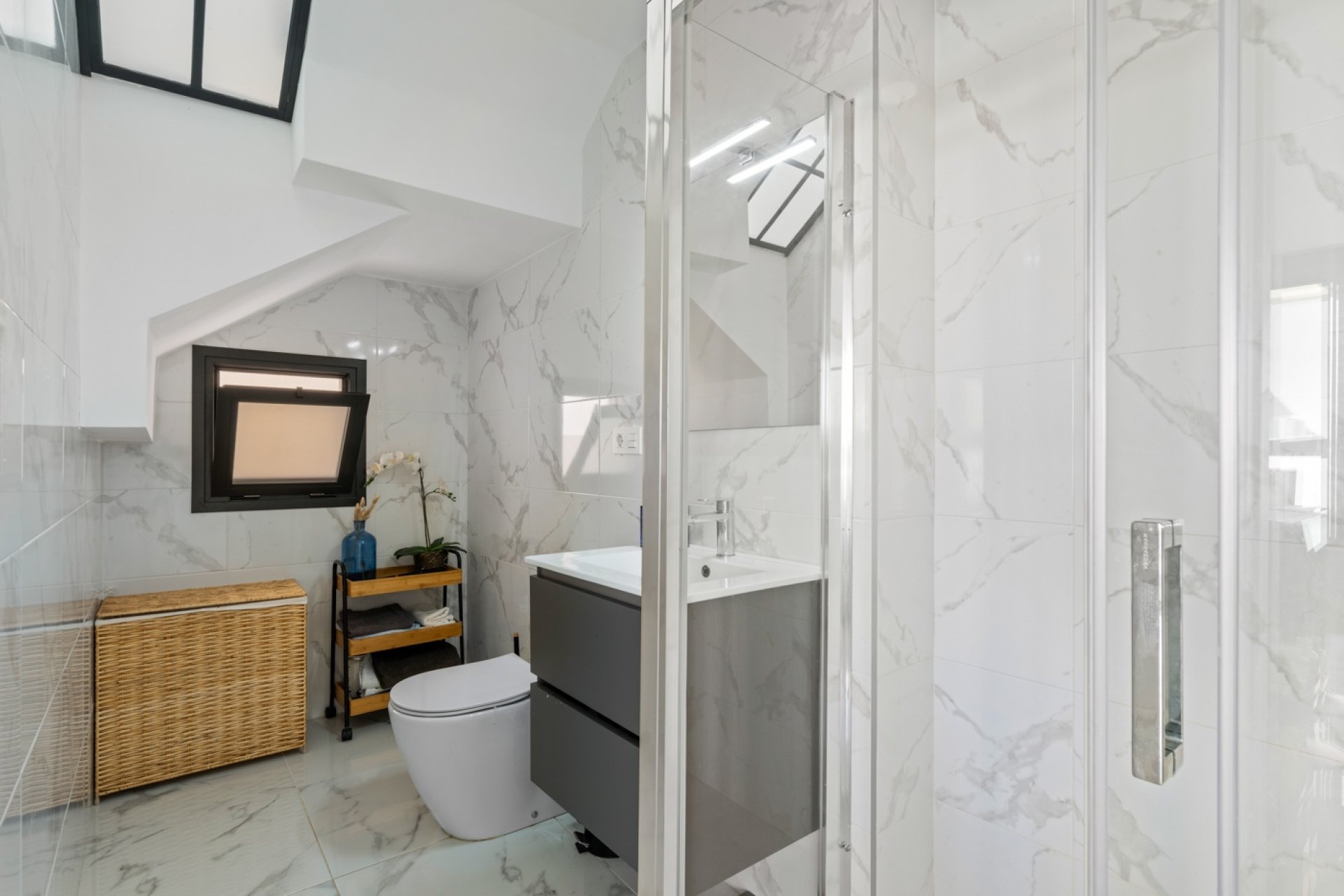 Reventa - Villa -
Los Montesinos - La Herada