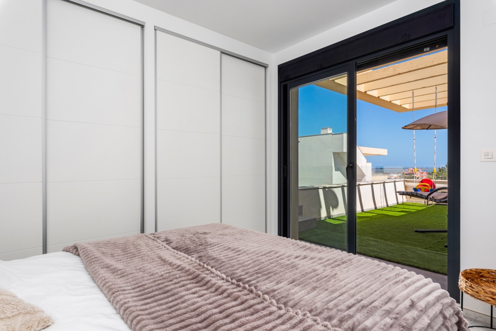 Reventa - Villa -
Los Montesinos - La Herada