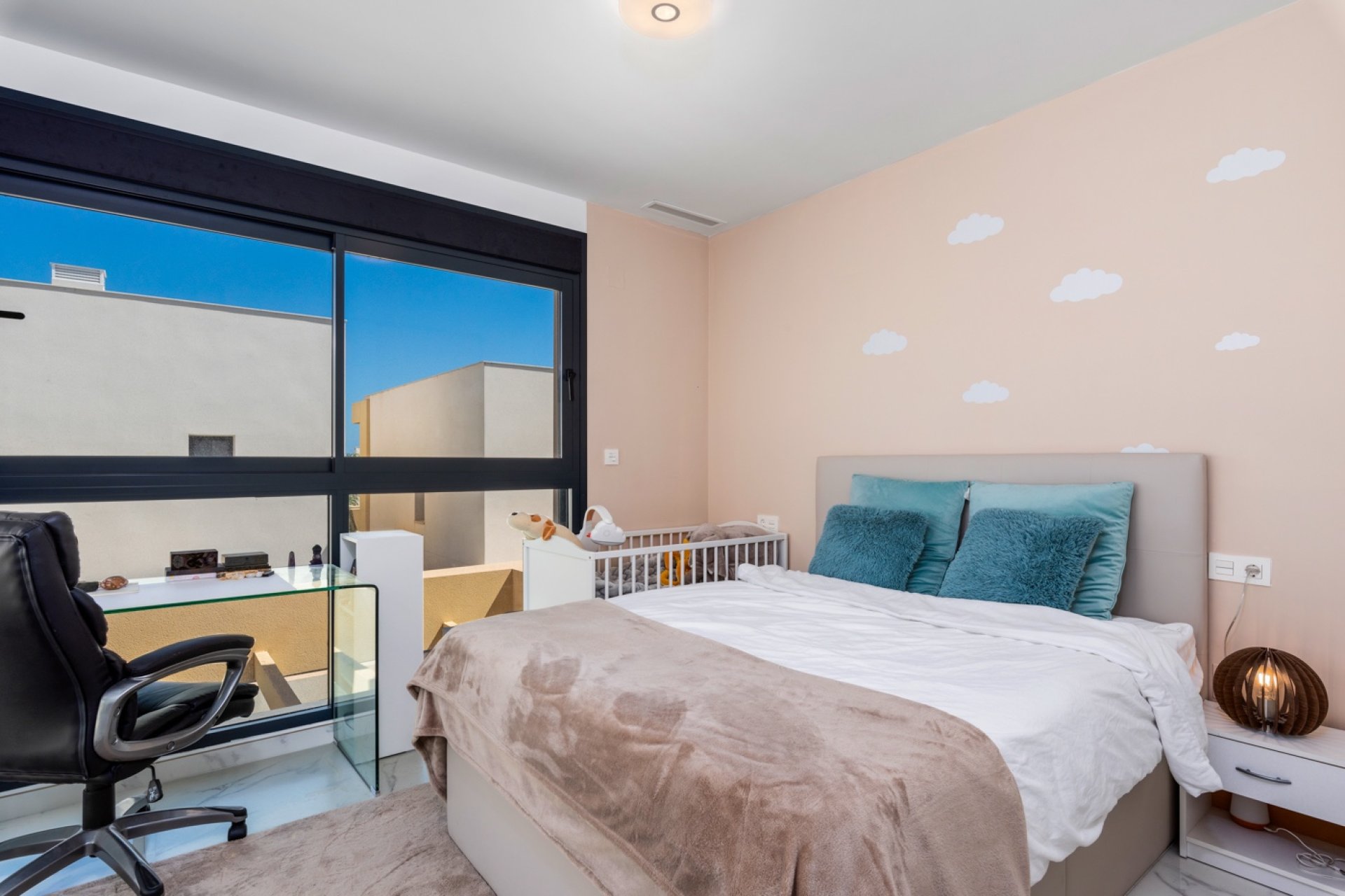 Reventa - Villa -
Los Montesinos - La Herada