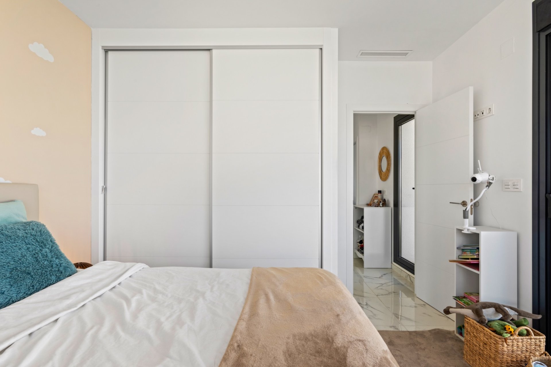 Reventa - Villa -
Los Montesinos - La Herada