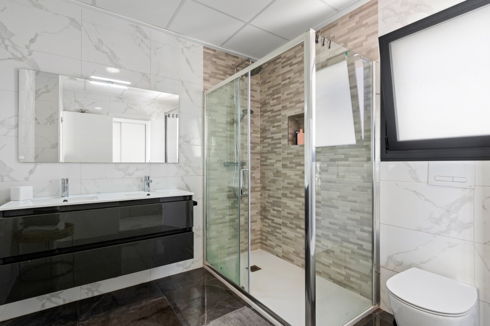 Reventa - Villa -
Los Montesinos - La Herada