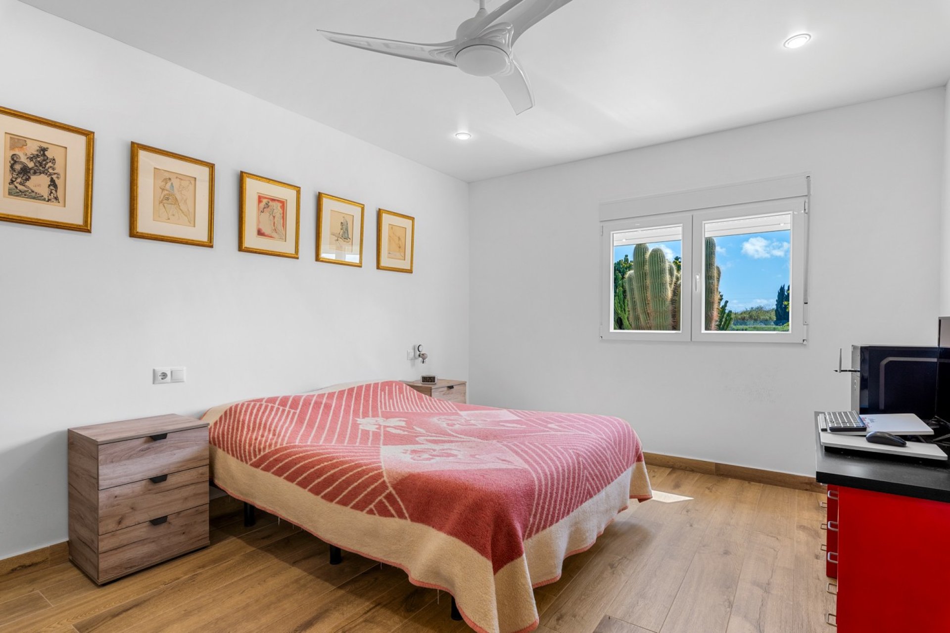 Reventa - Villa -
Los Montesinos