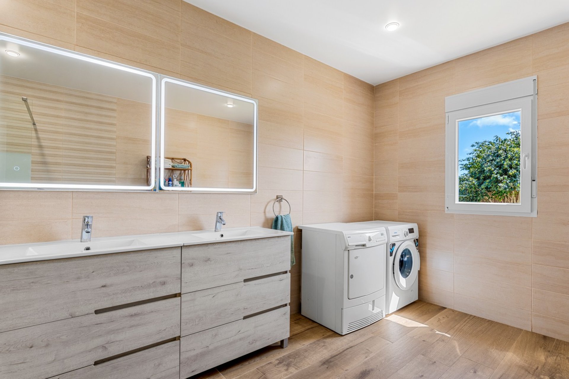 Reventa - Villa -
Los Montesinos