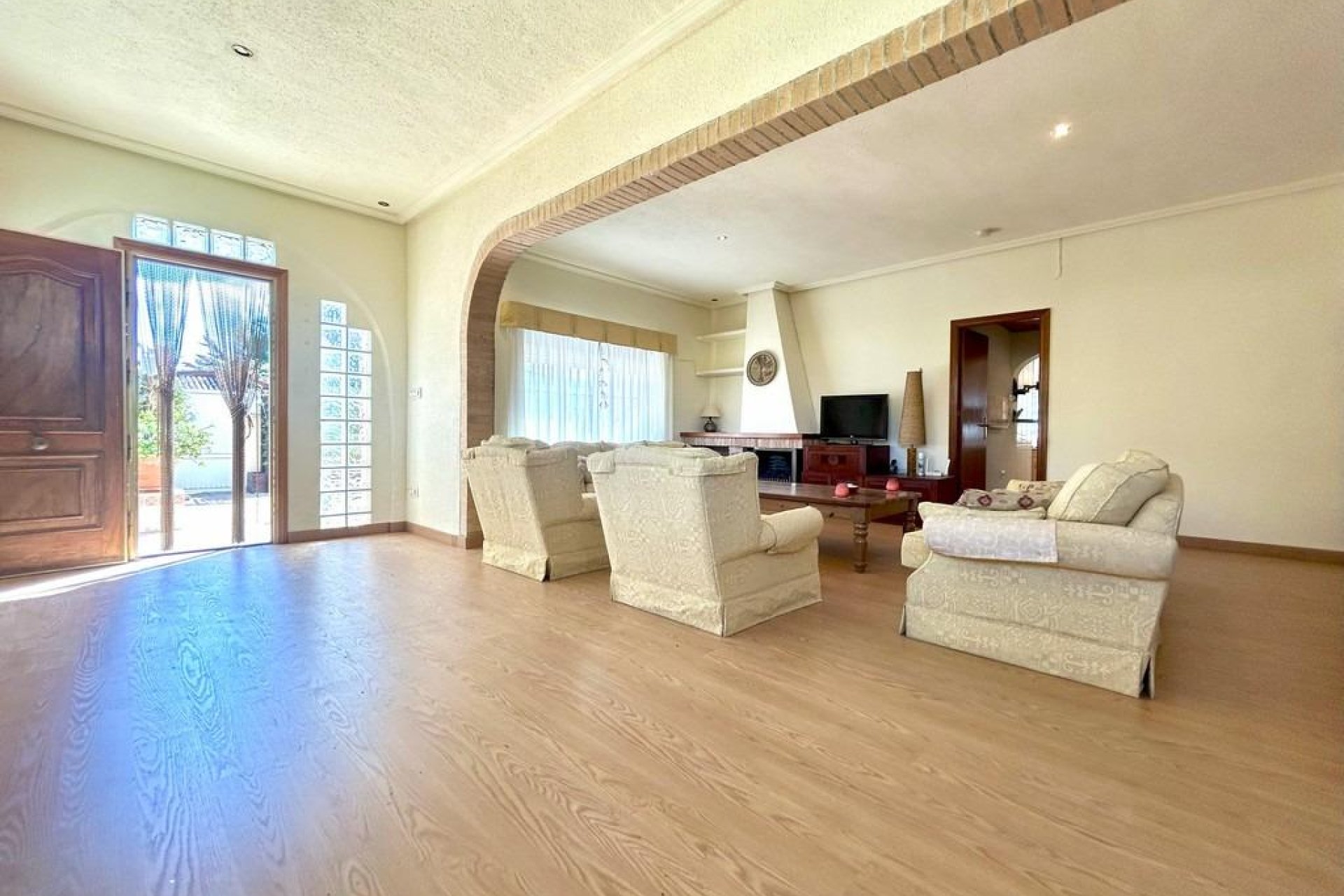 Reventa - Villa -
Orihuela Costa - Aguamarina