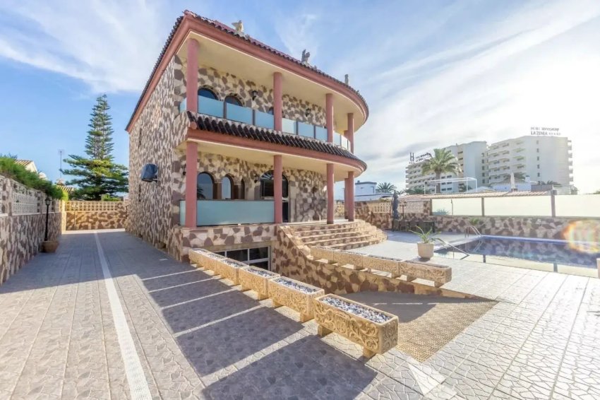 Reventa - Villa -
Orihuela Costa - La Zenia