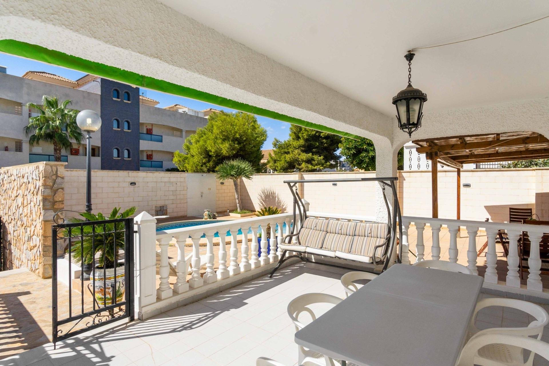 Reventa - Villa -
Orihuela Costa - La Zenia