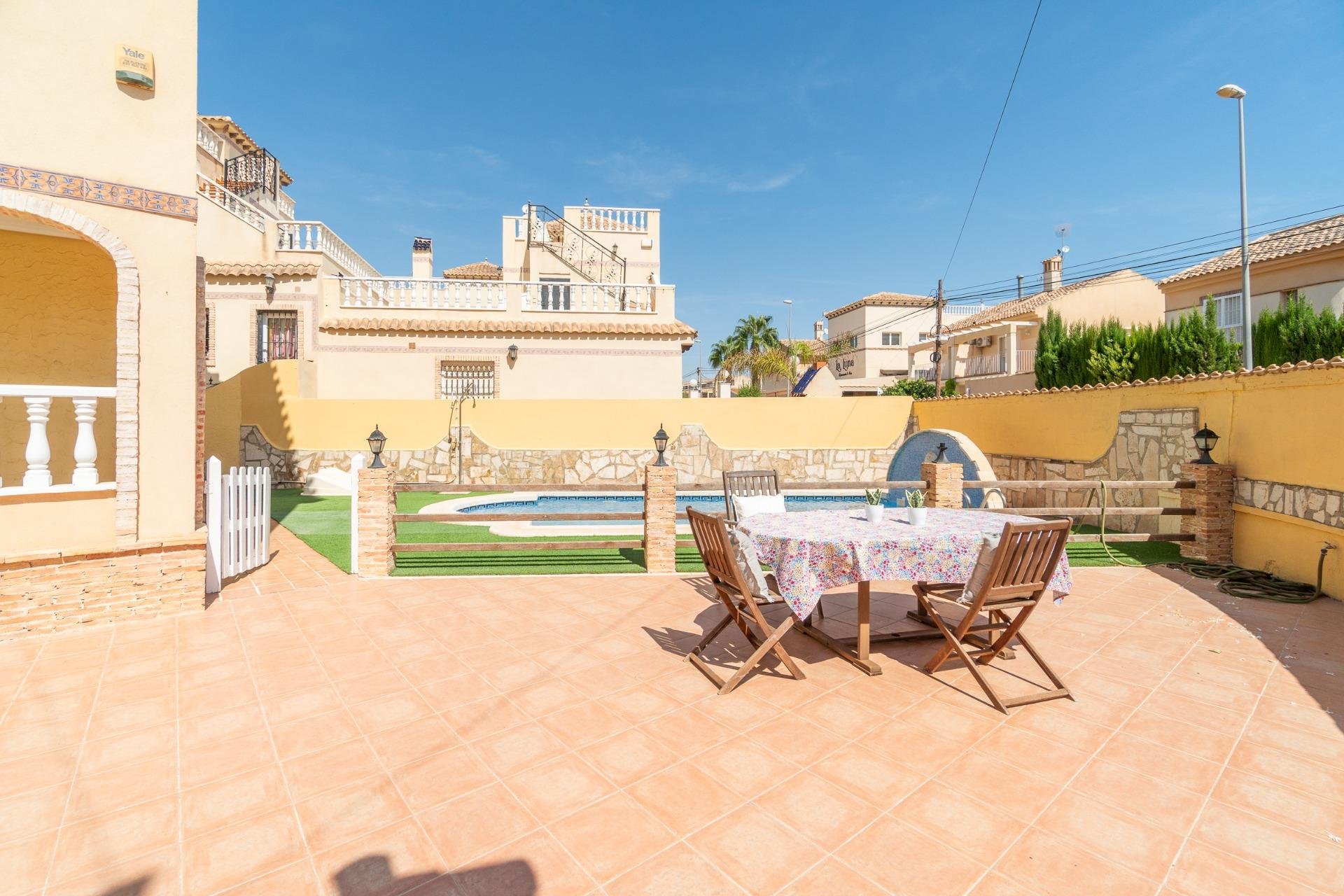 Reventa - Villa -
Orihuela Costa - Los Almendros-La Florida