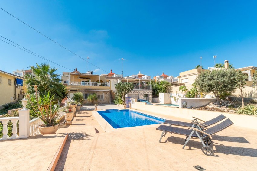 Reventa - Villa -
Orihuela Costa - Los Balcones