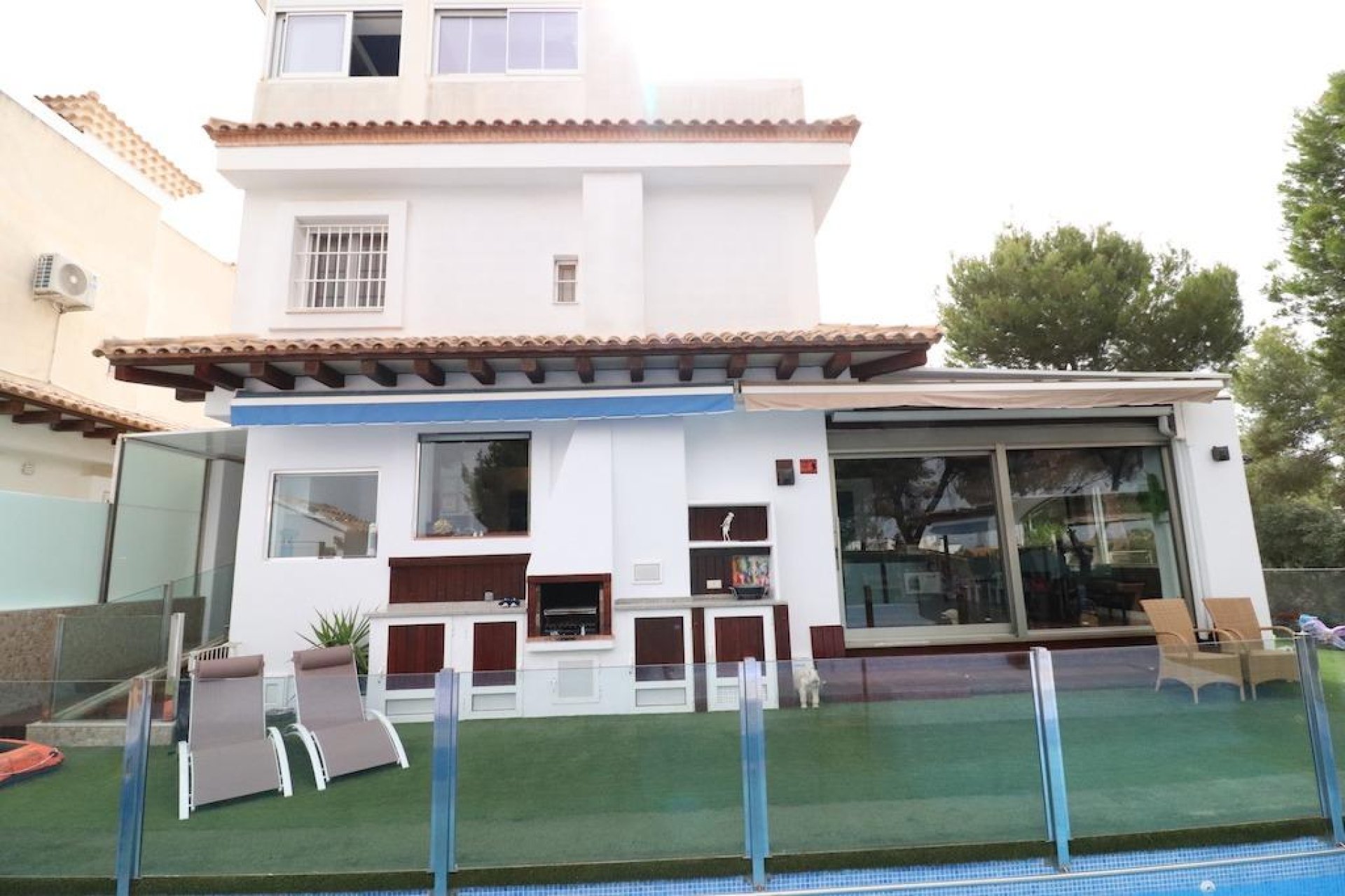 Reventa - Villa -
Orihuela Costa - Montezenia