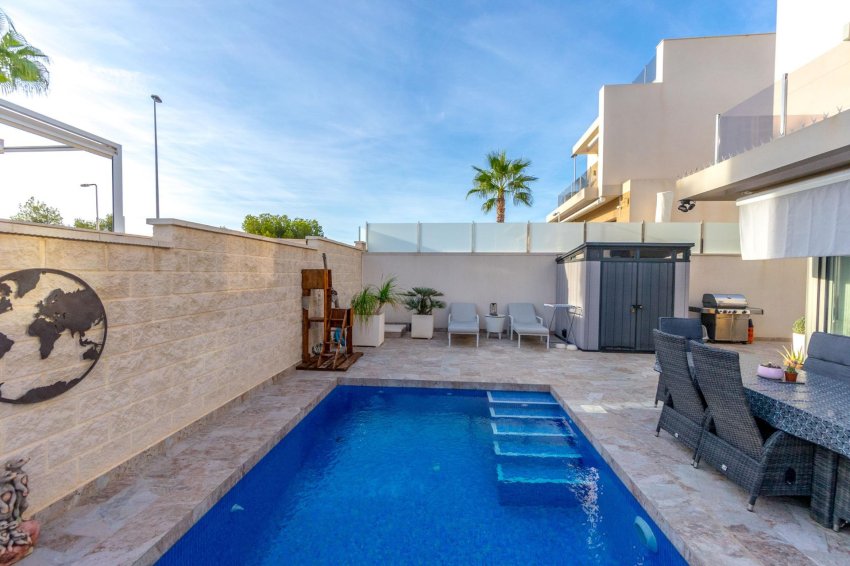 Reventa - Villa -
Orihuela Costa - PAU 26