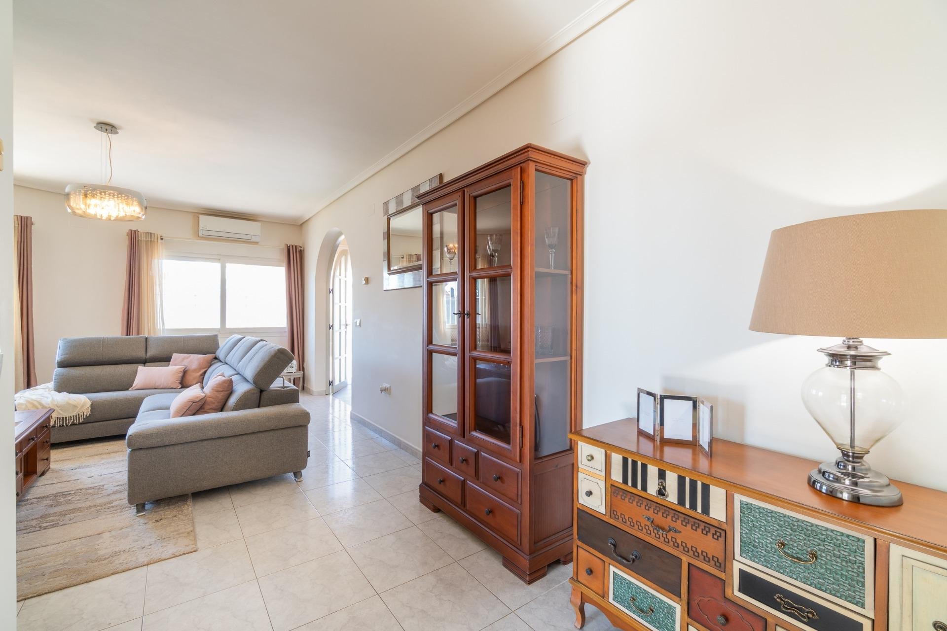 Reventa - Villa -
Orihuela Costa - Playa Flamenca