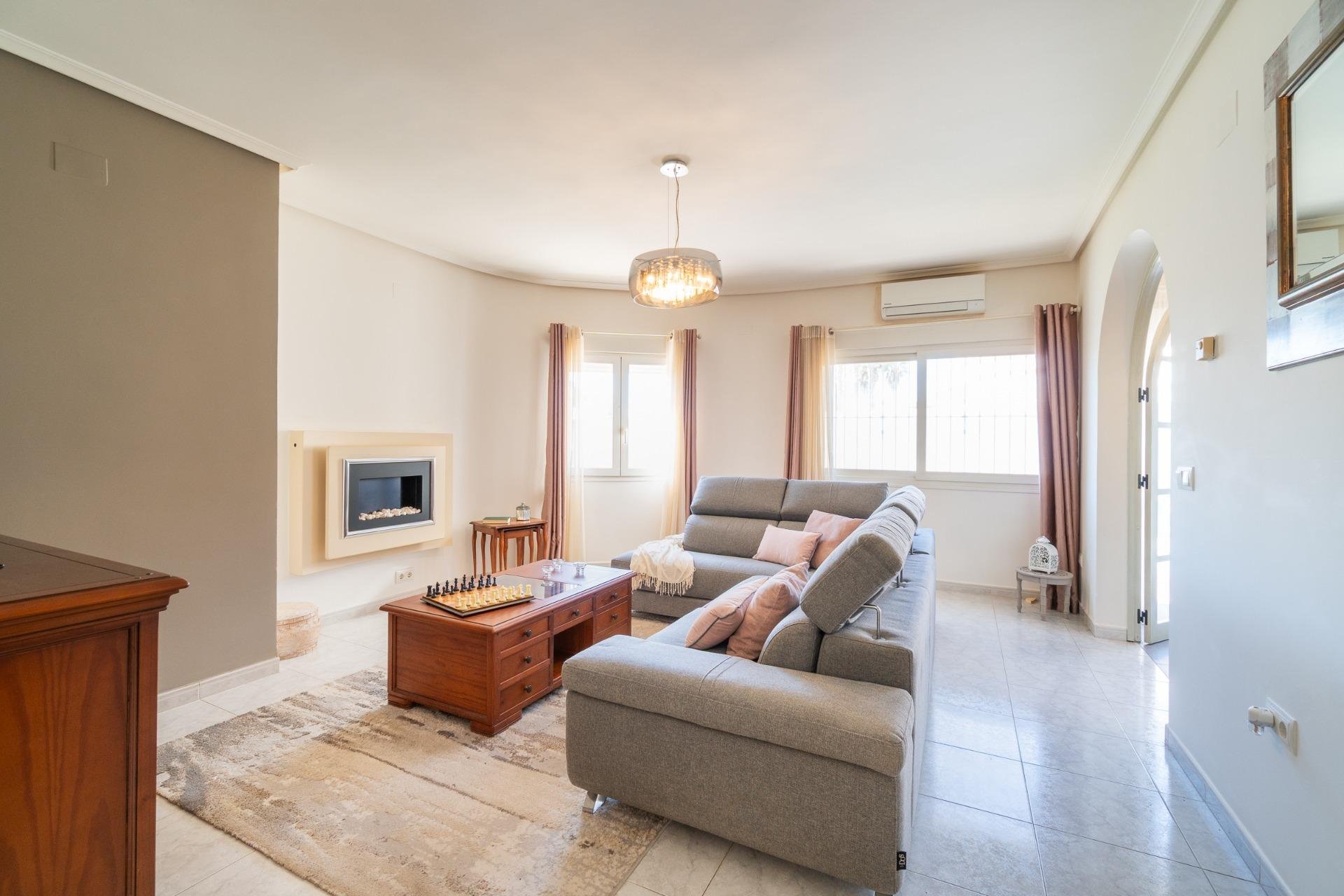 Reventa - Villa -
Orihuela Costa - Playa Flamenca
