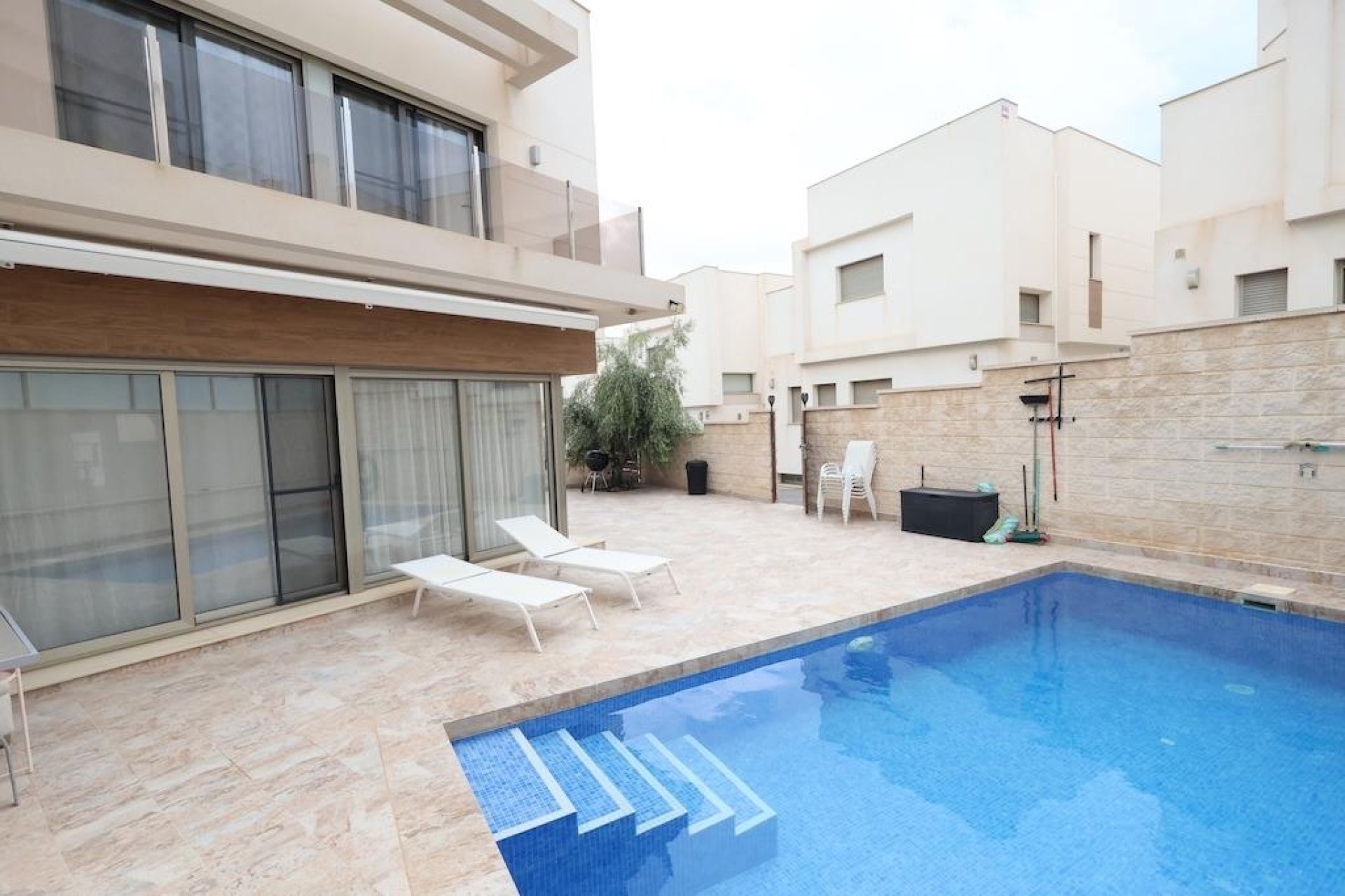 Reventa - Villa -
Orihuela Costa - Villamartín-Las Filipinas