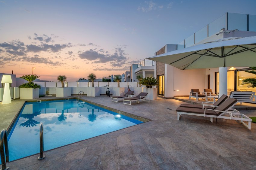 Reventa - Villa -
Orihuela Costa - Villamartín