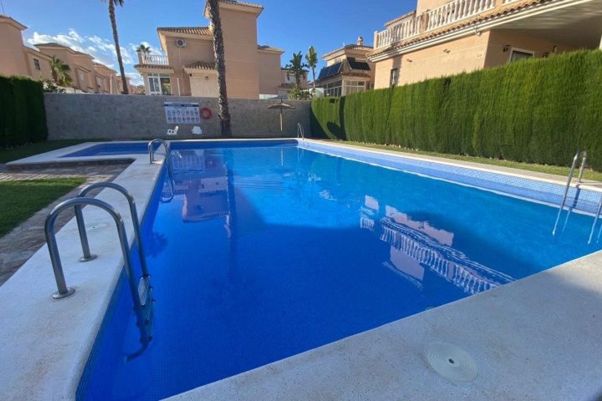 Reventa - Villa -
Orihuela Costa