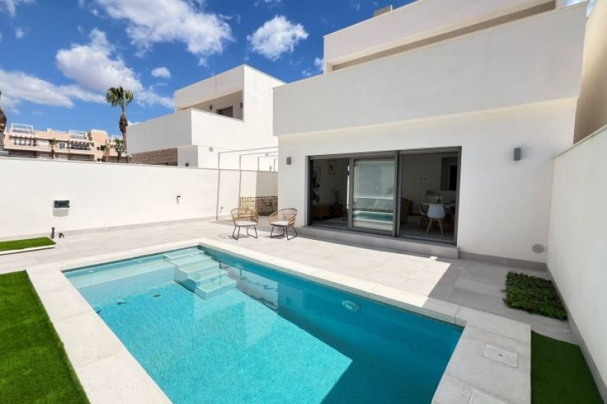 Reventa - Villa -
Orihuela Costa