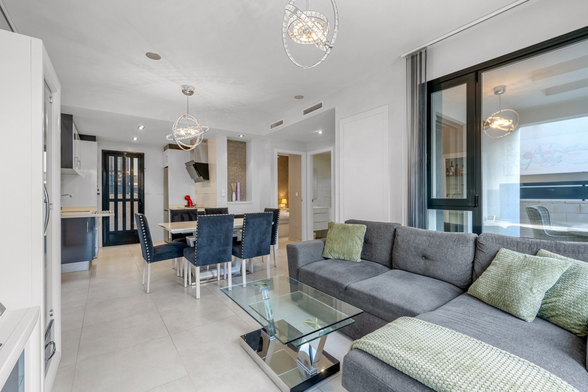 Reventa - Villa -
Orihuela Costa