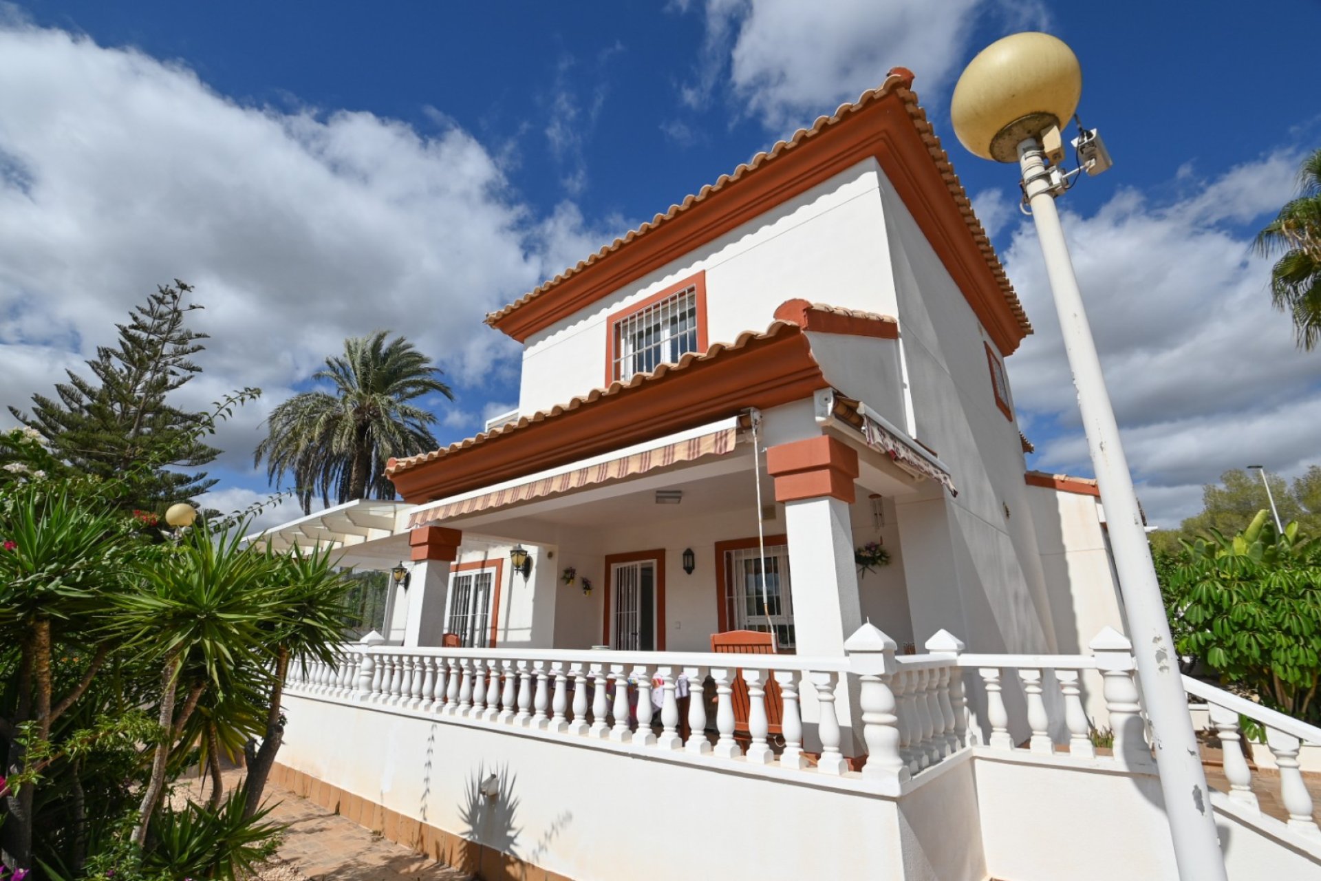 Reventa - Villa -
Orihuela Costa
