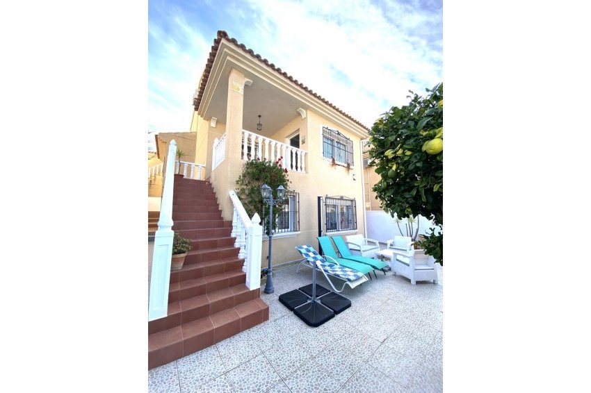 Reventa - Villa -
Orihuela Costa