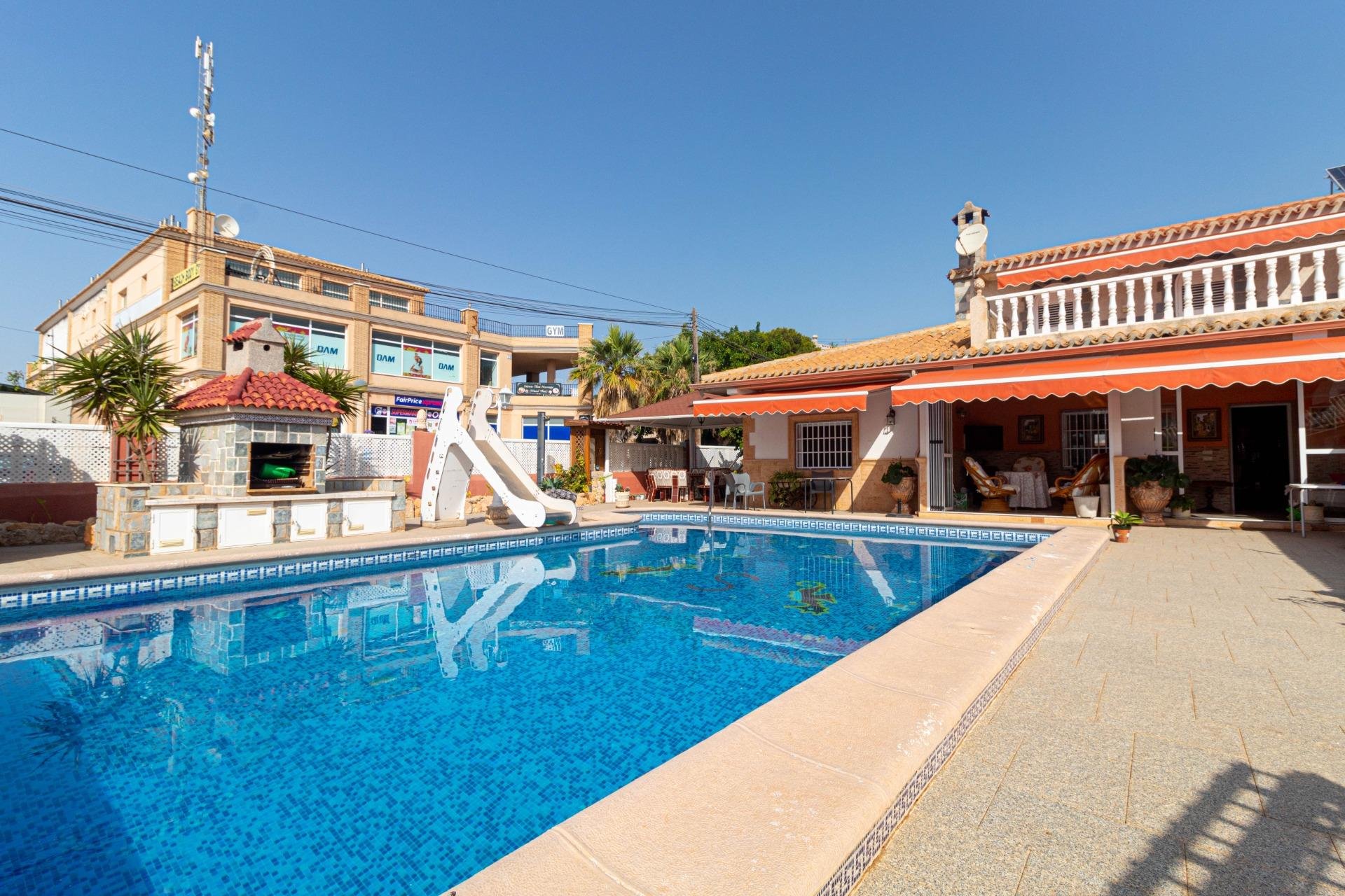 Reventa - Villa -
Orihuela Costa