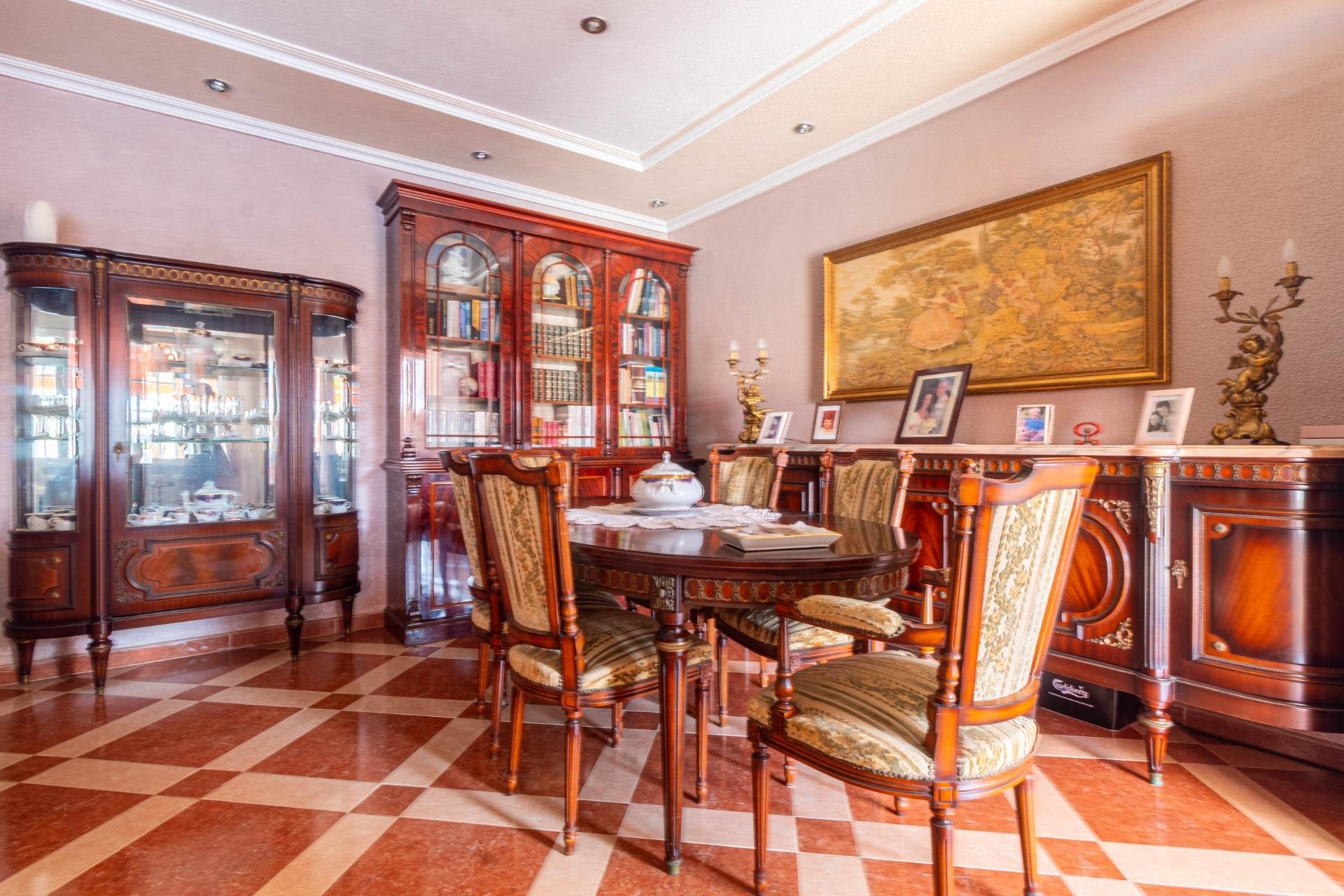 Reventa - Villa -
Orihuela Costa