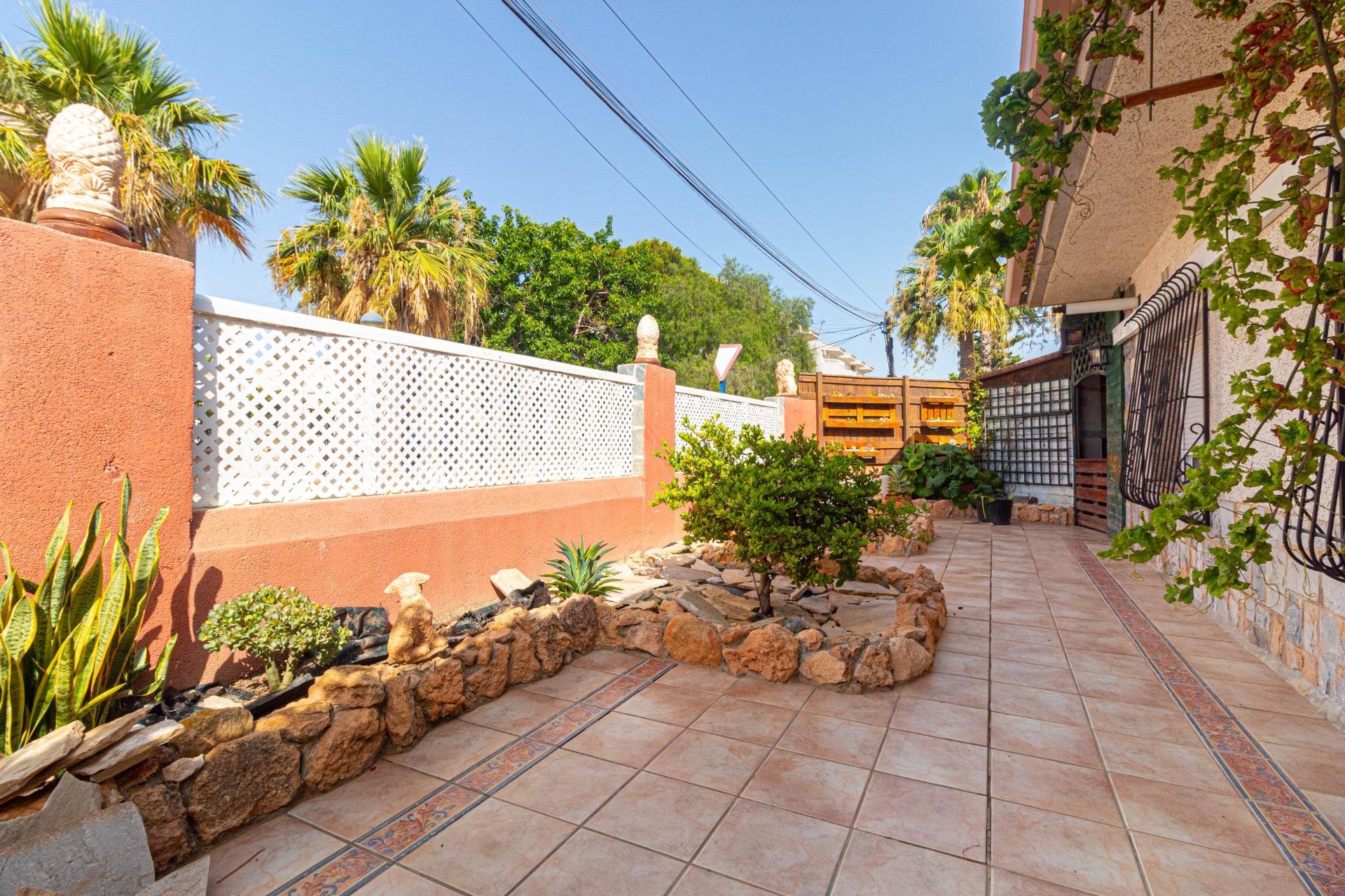 Reventa - Villa -
Orihuela Costa