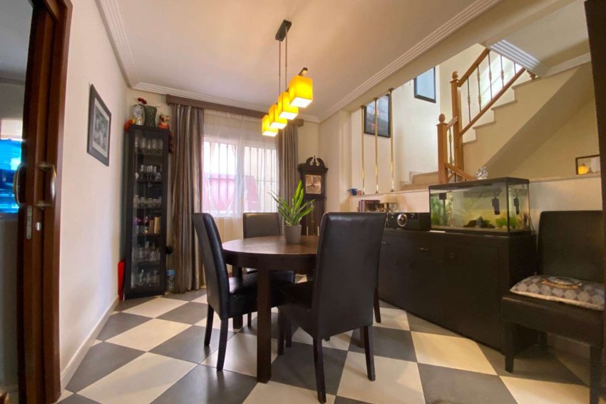 Reventa - Villa -
Orihuela - Los Balcones y los Altos