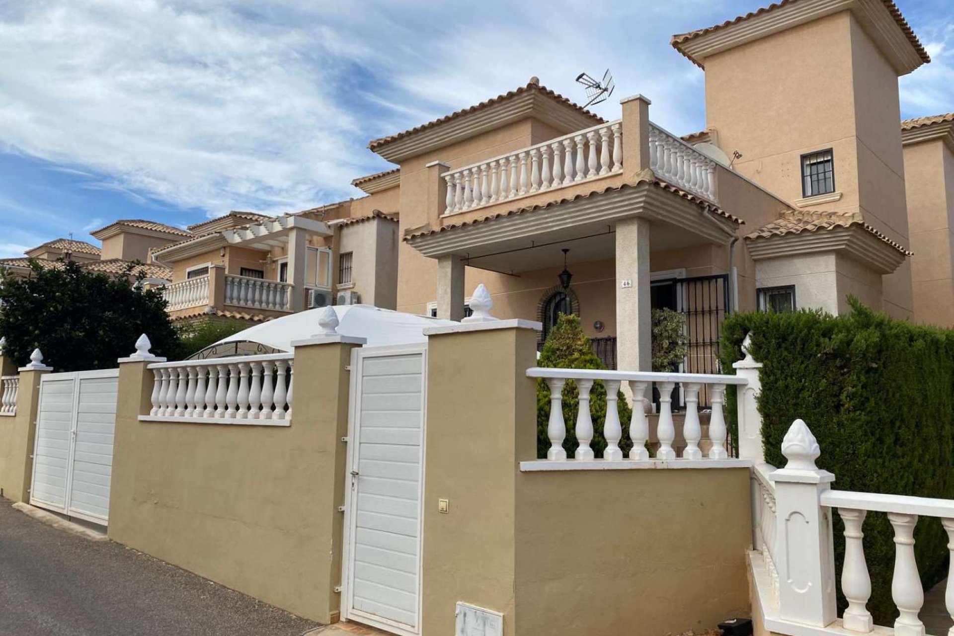 Reventa - Villa -
Orihuela - Los Balcones y los Altos