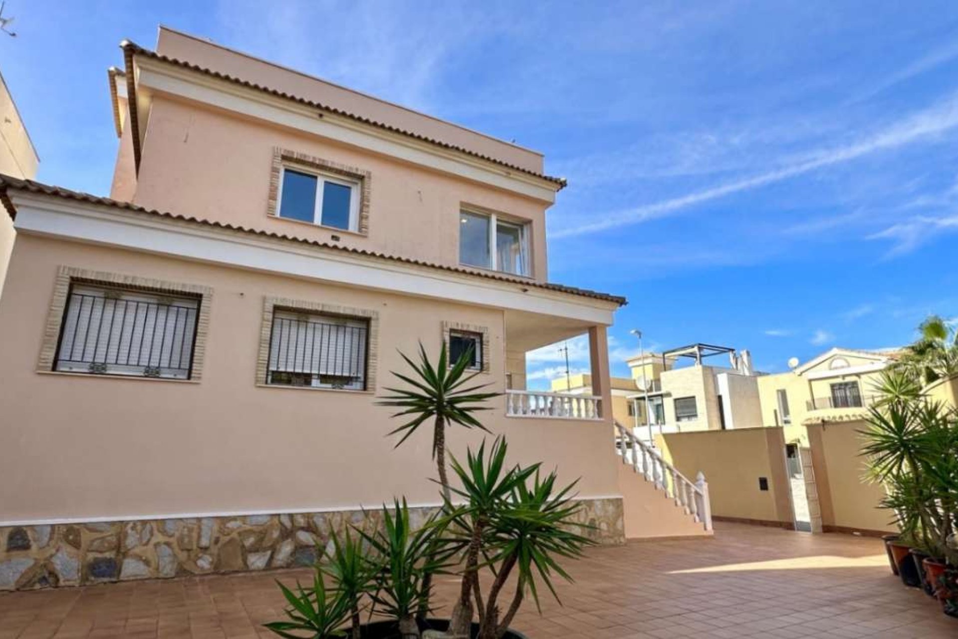 Reventa - Villa -
Orihuela - Villamartín-Las Filipinas